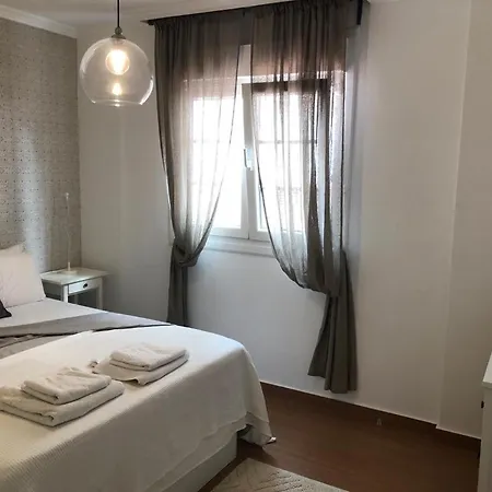 Adeje, La Caleta 5 Апартаменты *